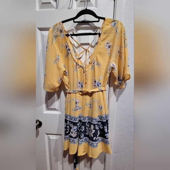 Trixxi Yellow Floral Romper - Picture 3 of 4